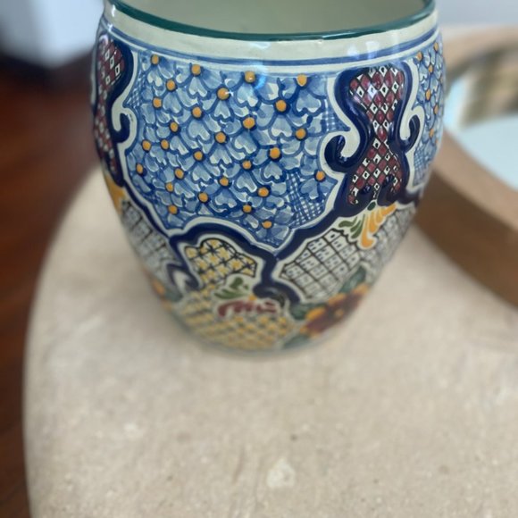 Talavera Pottery Planter Vase Urn Mexican Hand Painted Signed AL and Numbered - Picture 3 of 5